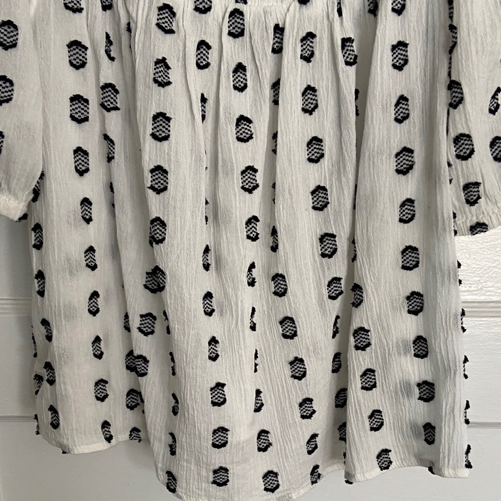 Loft White  and Black Patterned Women's Top - Picture 5 of 10